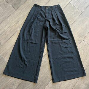 Maeve by Anthropologie Navy Pleated Wide Leg Cropped Trousers